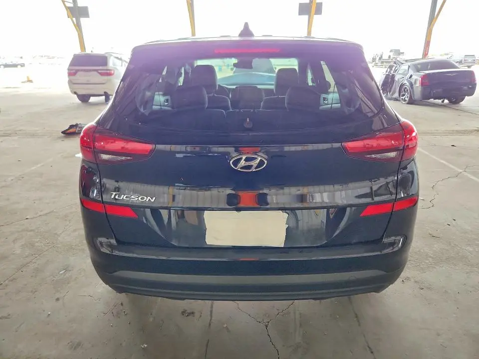 2021 HYUNDAI TUCSON SE  