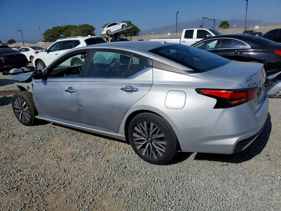 2024 NISSAN ALTIMA SV  