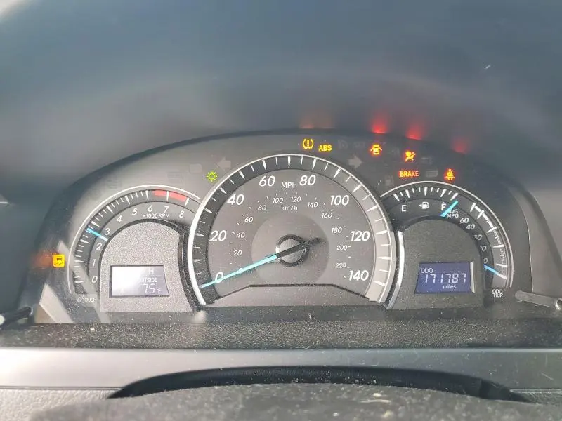 2015 TOYOTA CAMRY LE  