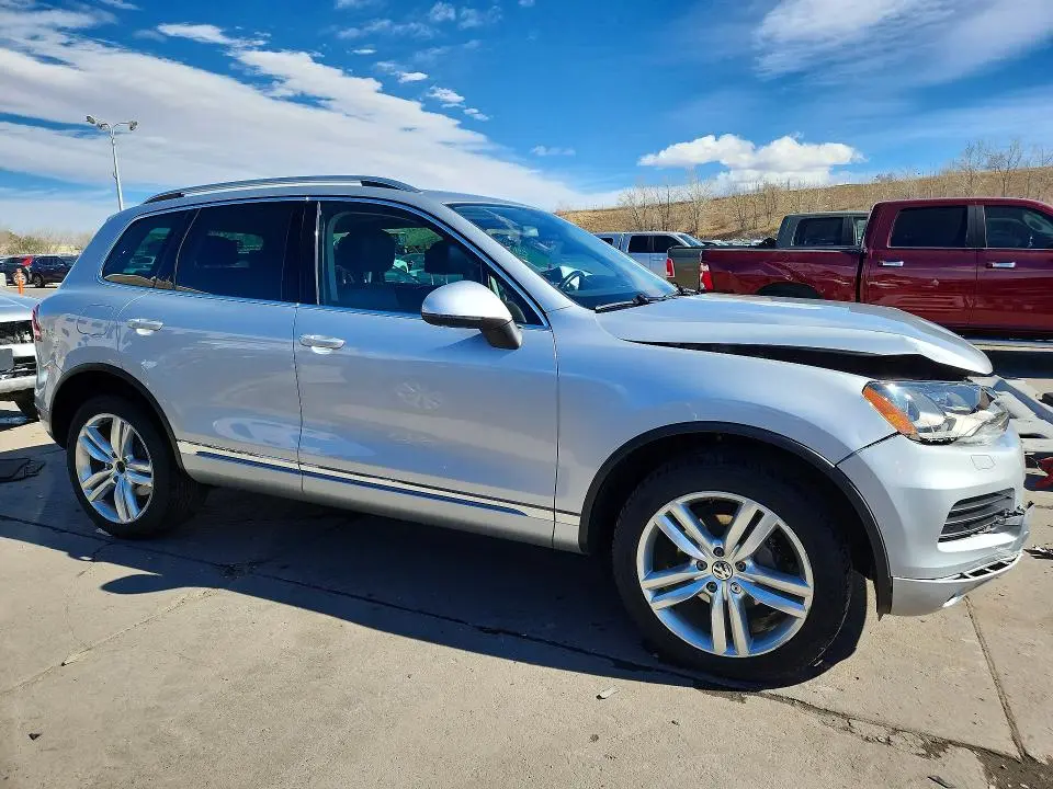 2014 VOLKSWAGEN TOUAREG V6 TDI  
