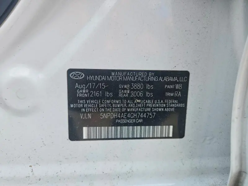 2016 HYUNDAI ELANTRA SE  
