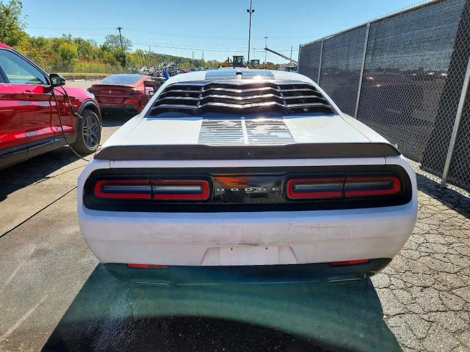 2016 DODGE CHALLENGER SXT  