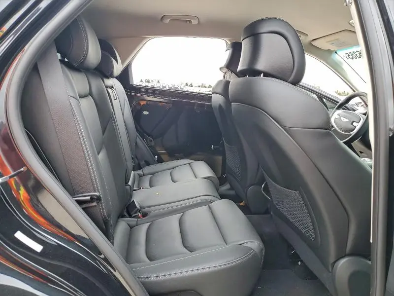 2025 GENESIS GV70 BASE  