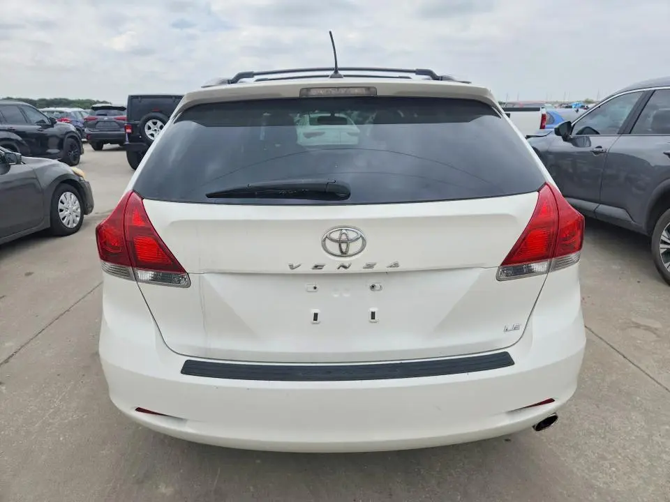 2013 TOYOTA VENZA LE  