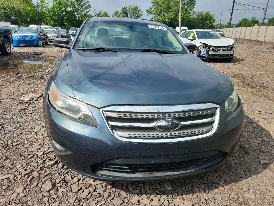 2010 FORD TAURUS SE  
