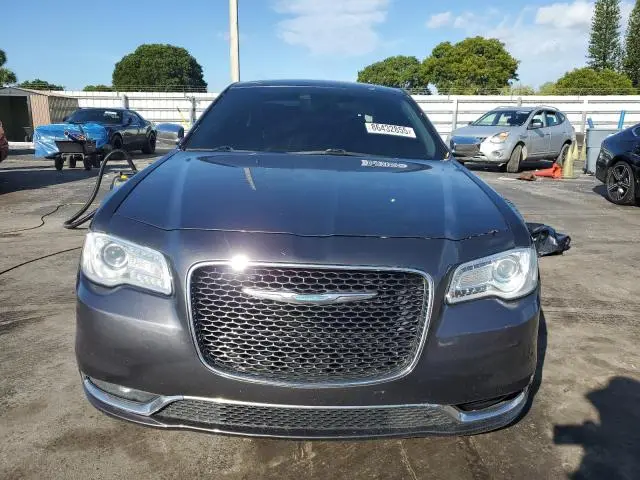2017 CHRYSLER 300C