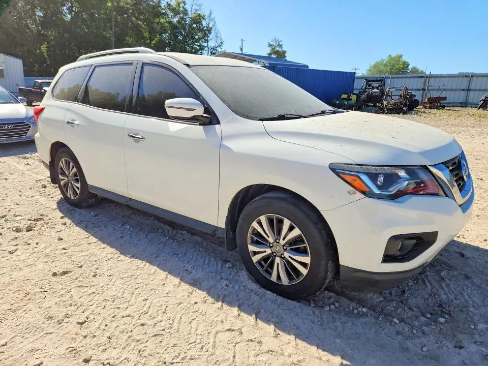 2017 NISSAN PATHFINDER SV  