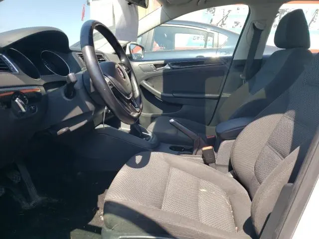 2016 VOLKSWAGEN JETTA SE  