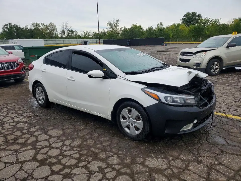 2018 KIA FORTE LX  