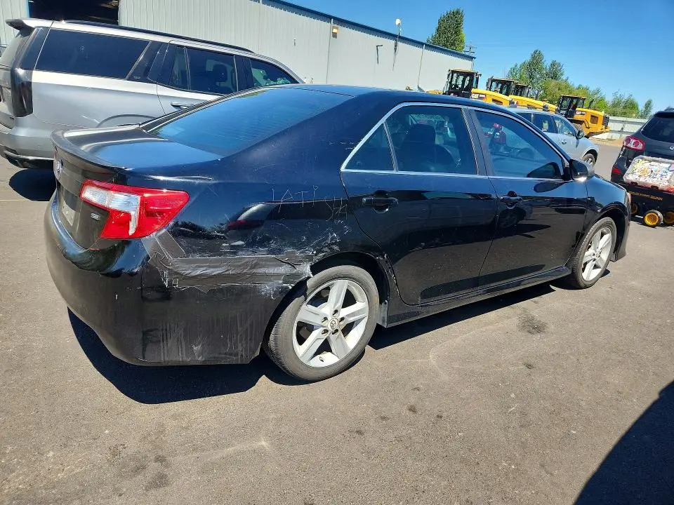 2012 TOYOTA CAMRY SE  