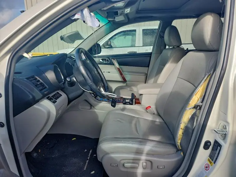 2013 TOYOTA HIGHLANDER LIMITED  