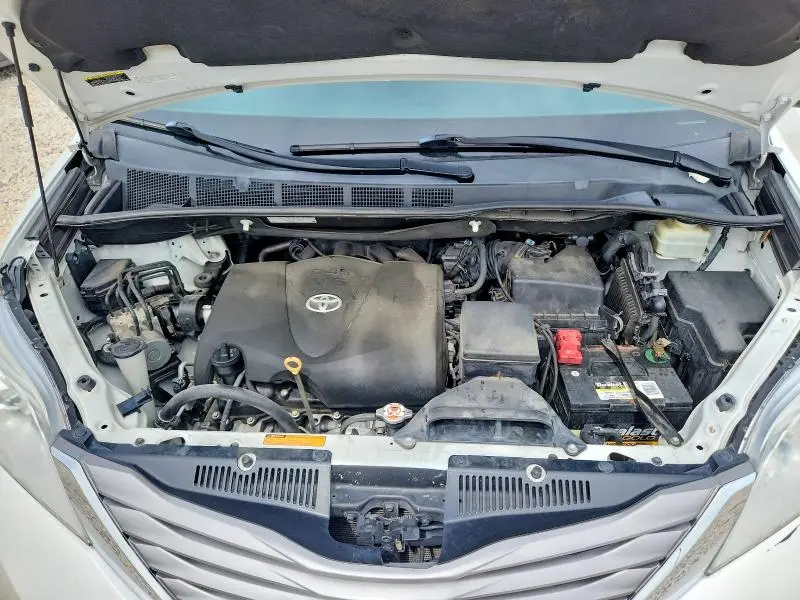2017 TOYOTA SIENNA XLE 7-PASSENGER  