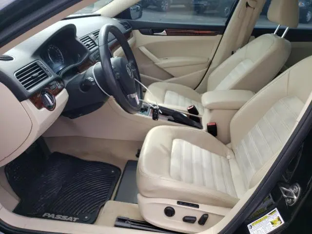 2013 VOLKSWAGEN PASSAT SEL  