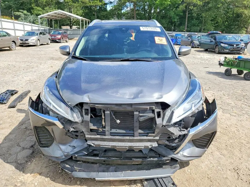 2022 NISSAN KICKS SV  