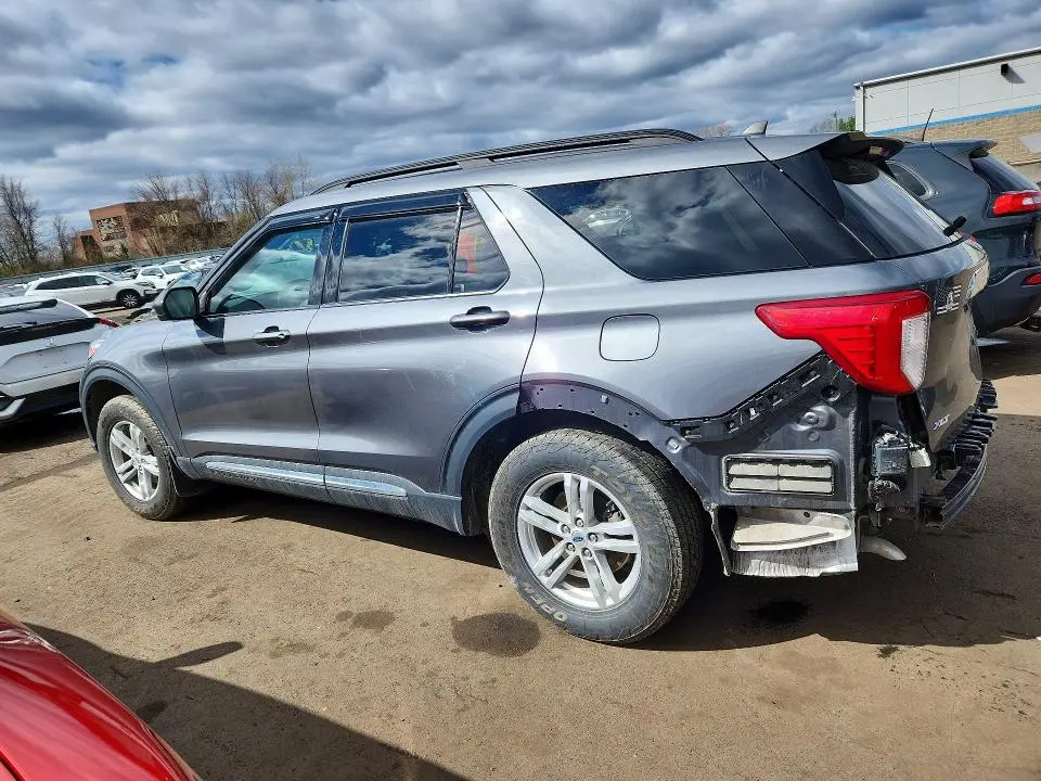 2022 FORD EXPLORER XLT  