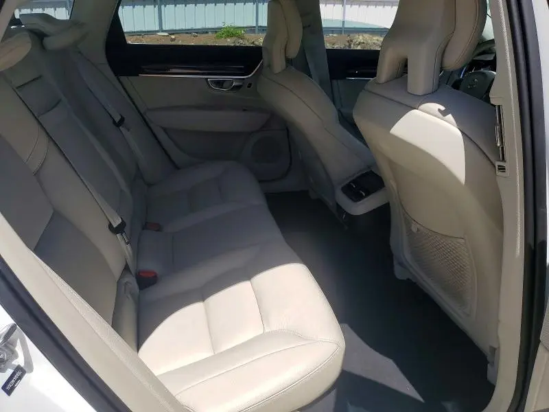 2017 VOLVO S90 T6 MOMENTUM  
