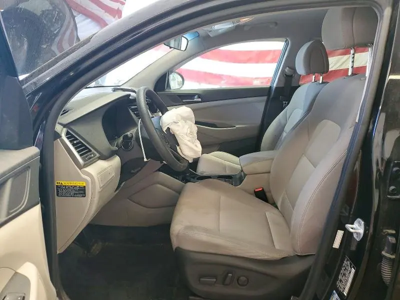 2017 HYUNDAI TUCSON SE  