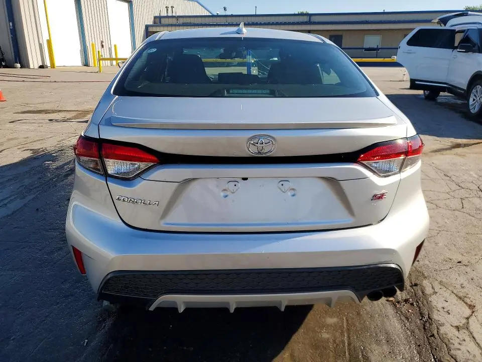 2020 TOYOTA COROLLA SE  