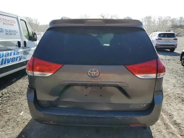 2013 TOYOTA SIENNA LE  