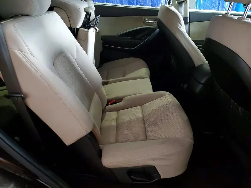 2017 HYUNDAI SANTA FE SE  