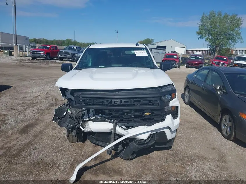 2024 CHEVROLET SILVERADO 1500 4WD  STANDARD BED CUSTOM