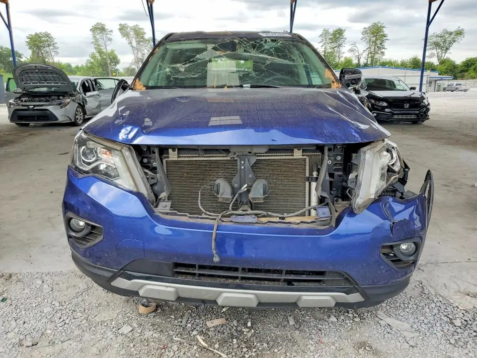 2019 NISSAN PATHFINDER SL  