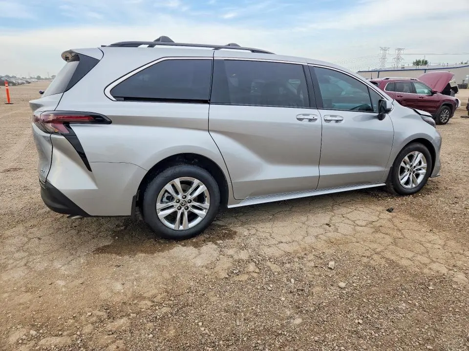 2025 TOYOTA SIENNA XLE 7-PASSENGER  