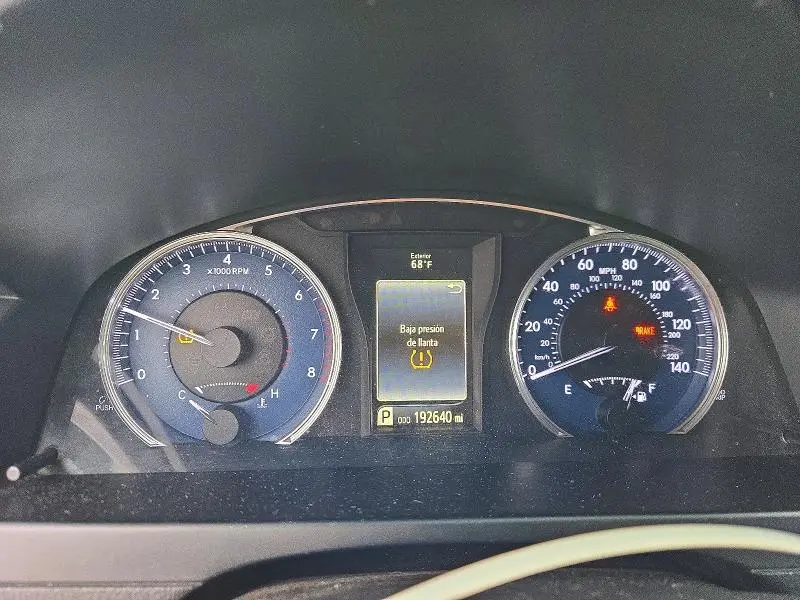 2016 TOYOTA CAMRY LE  