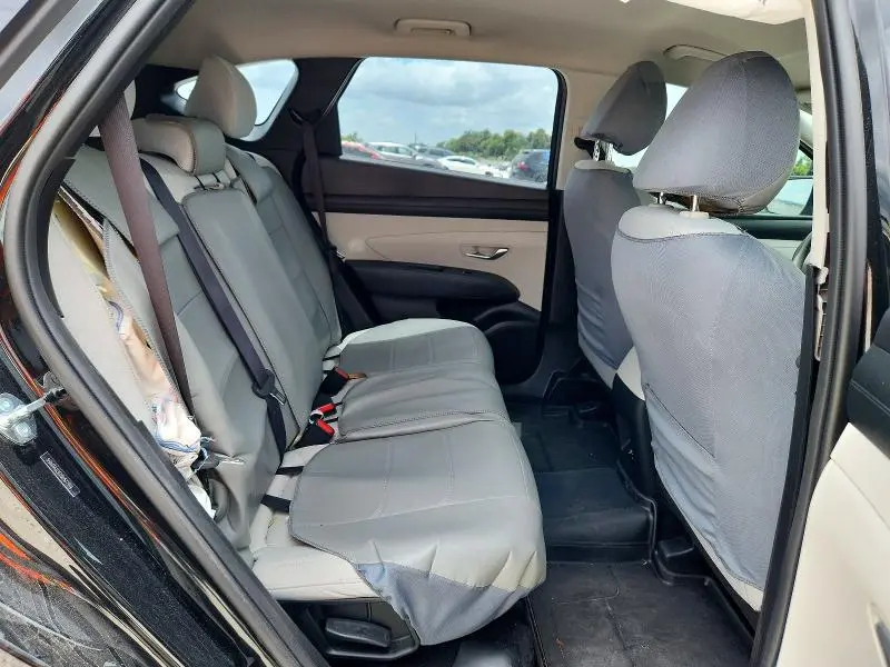 2025 HYUNDAI TUCSON SE  