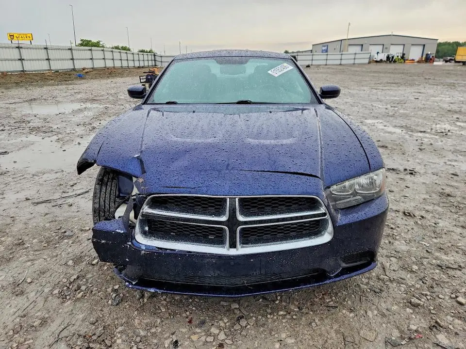 2013 DODGE CHARGER SE  