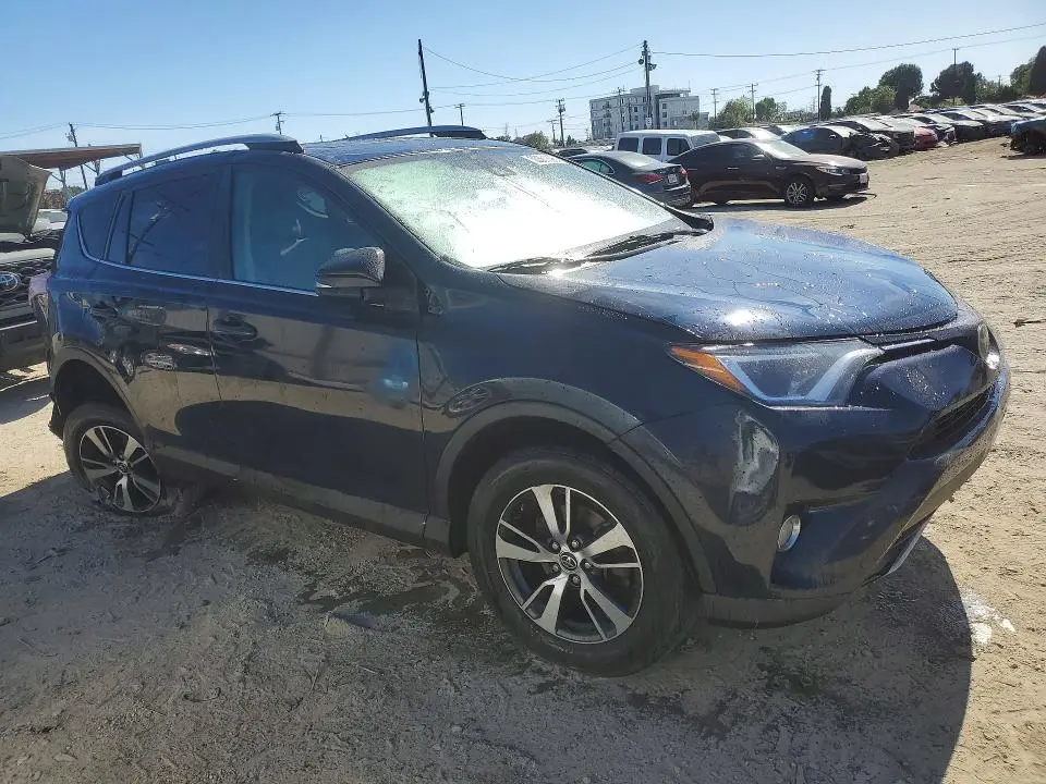 2017 TOYOTA RAV4 XLE  