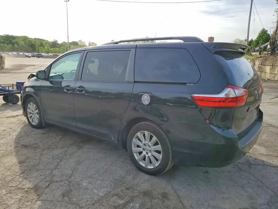 2015 TOYOTA SIENNA LE  
