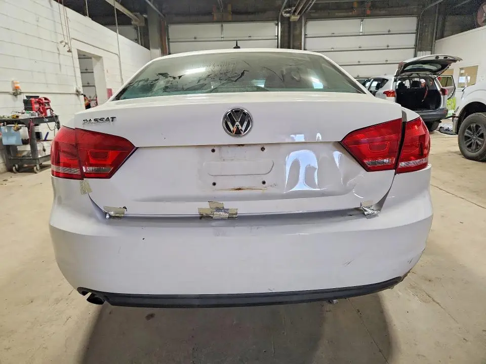 2013 VOLKSWAGEN PASSAT S  