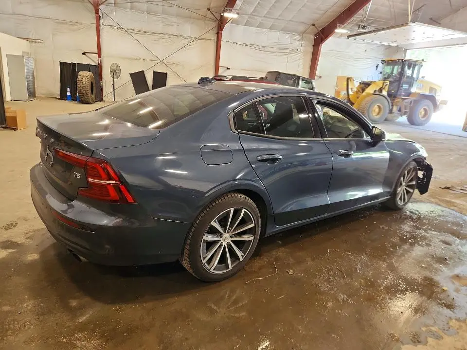2021 VOLVO S60 T5 MOMENTUM  