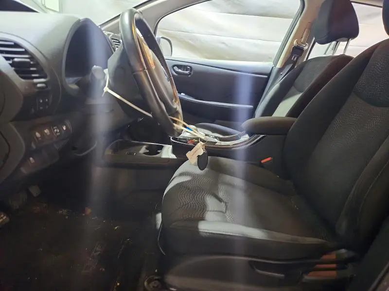 2017 NISSAN LEAF SV  