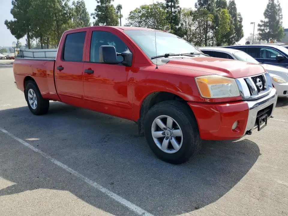 2010 NISSAN TITAN SE  