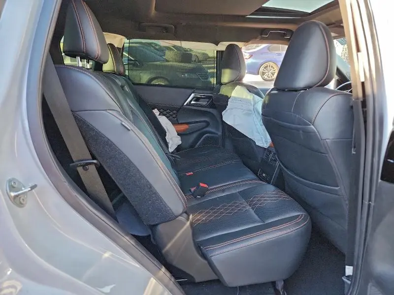 2022 MITSUBISHI OUTLANDER SEL  