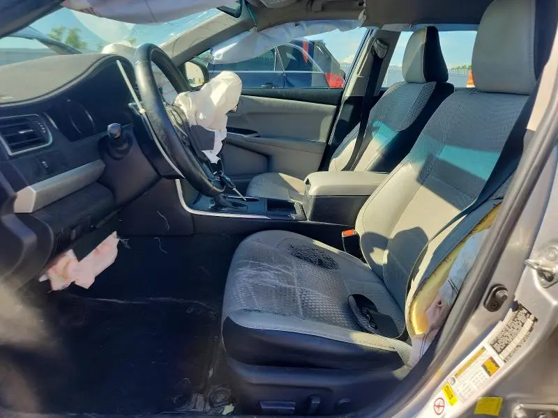 2015 TOYOTA CAMRY SE  