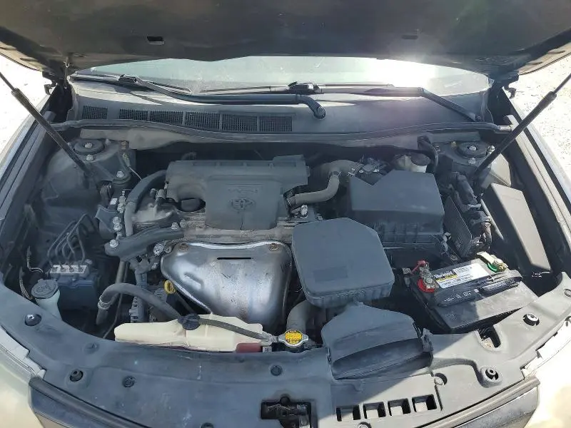 2013 TOYOTA CAMRY SE  