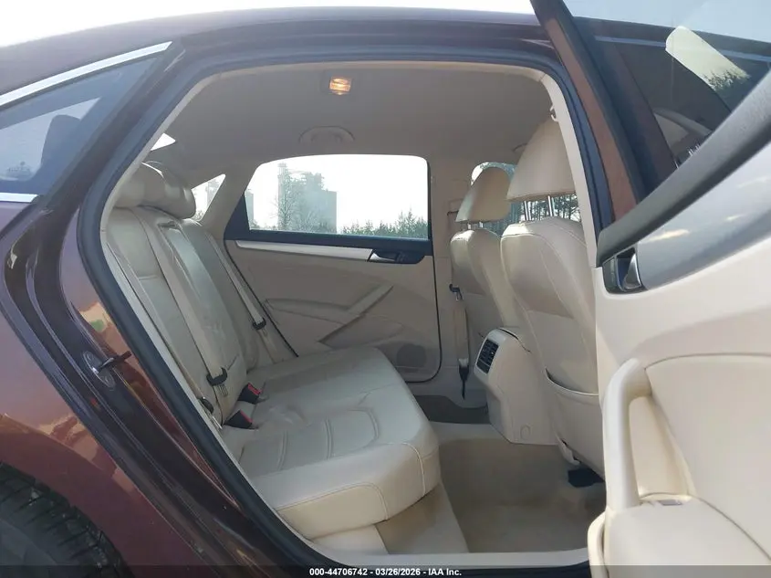 2013 VOLKSWAGEN PASSAT 2.5L SE