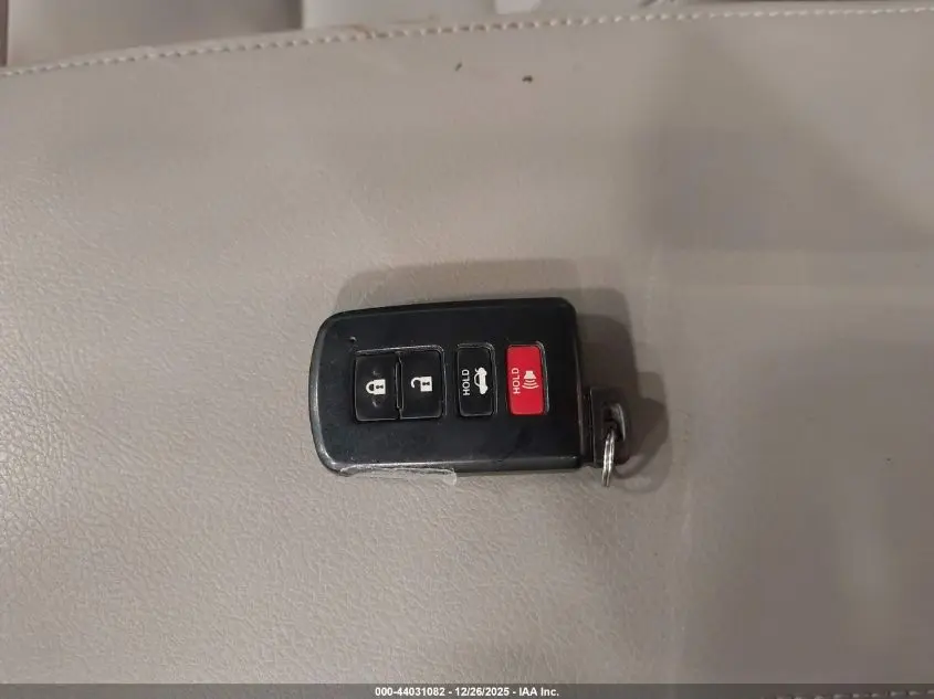 2013 TOYOTA CAMRY XLE