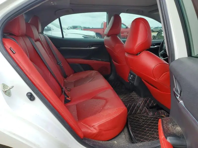 2020 TOYOTA CAMRY XSE  