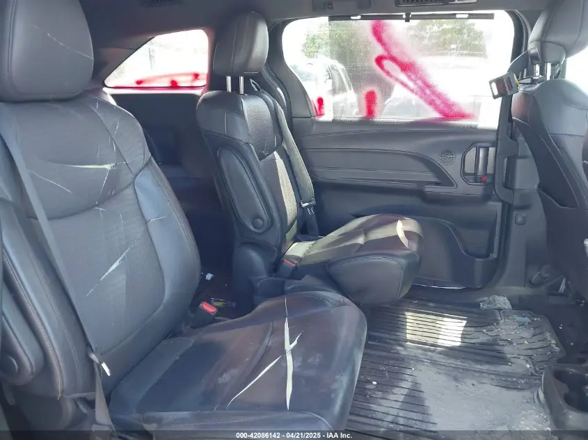 2022 TOYOTA SIENNA XLE WOODLAND EDITION