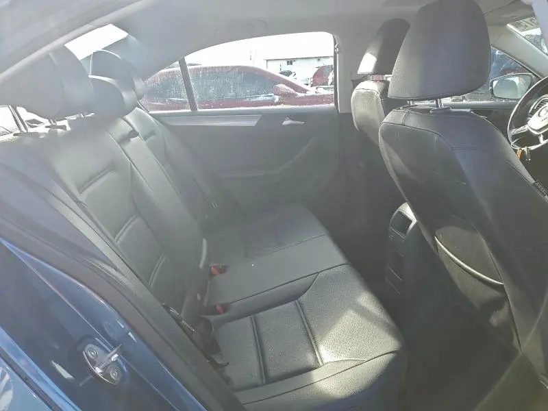 2017 VOLKSWAGEN JETTA SE  