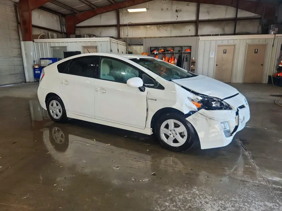 2011 TOYOTA PRIUS TWO  
