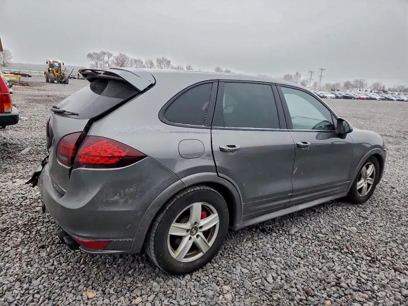 2013 PORSCHE CAYENNE GTS  