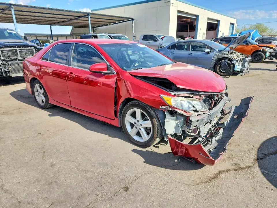 2014 TOYOTA CAMRY SE  