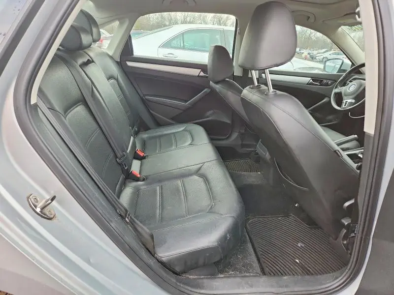 2012 VOLKSWAGEN PASSAT SE  