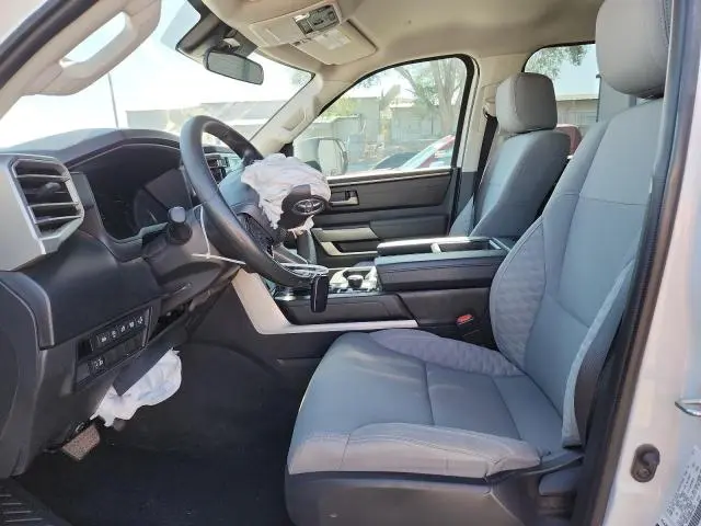 2024 TOYOTA TUNDRA CREWMAX SR  