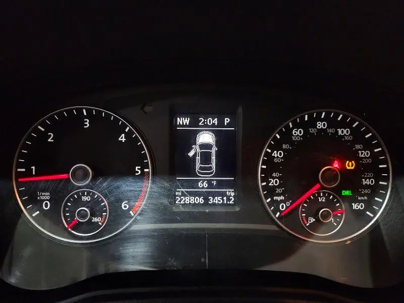 2015 VOLKSWAGEN PASSAT SE  